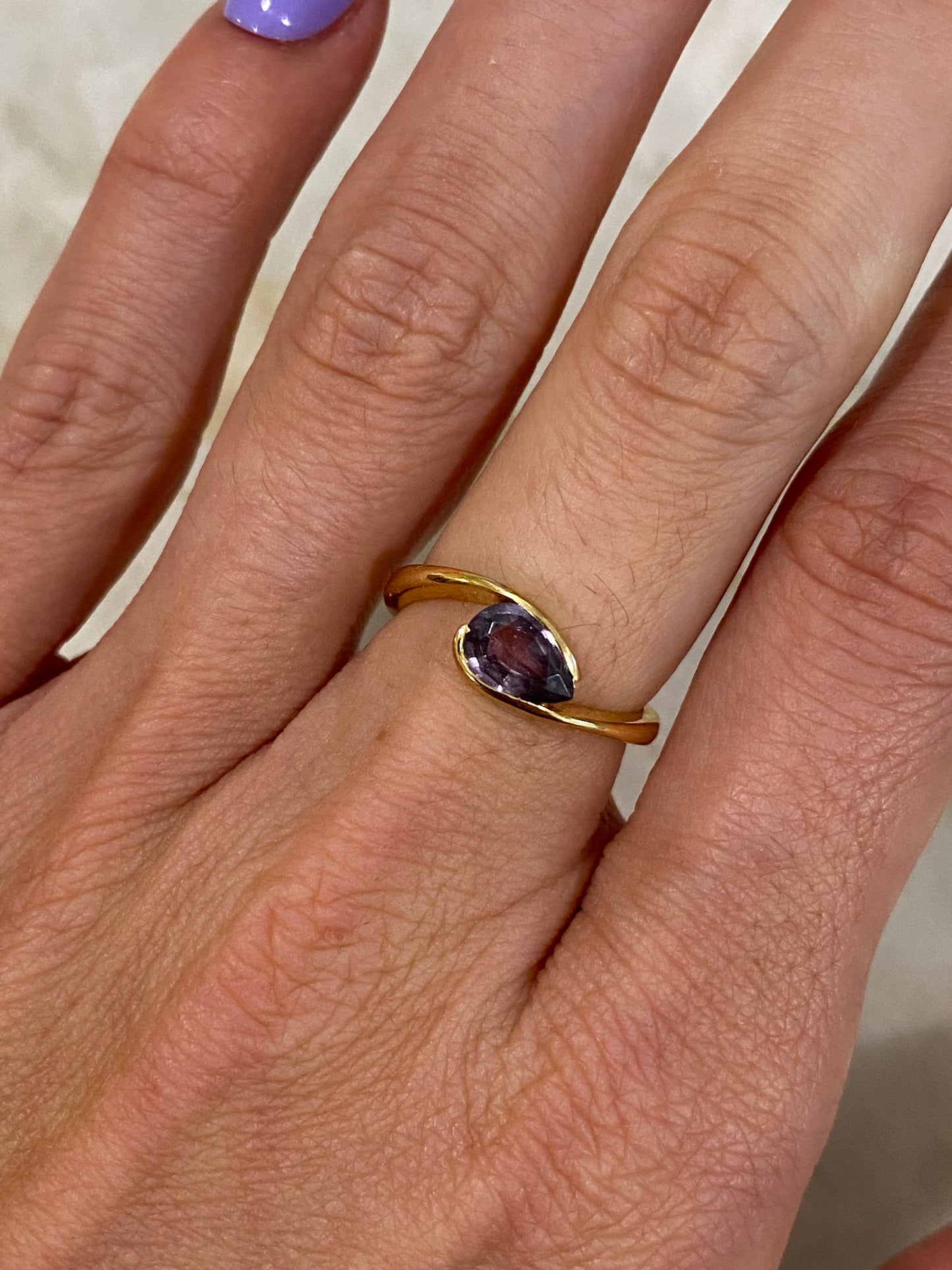 Ollie : 14k wavy dark purple pear spinel ring size 5
