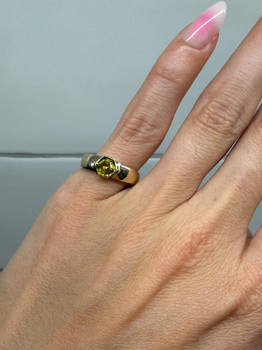 Juliette: 14k Gold Green Sapphire Hexagon Signet Ring