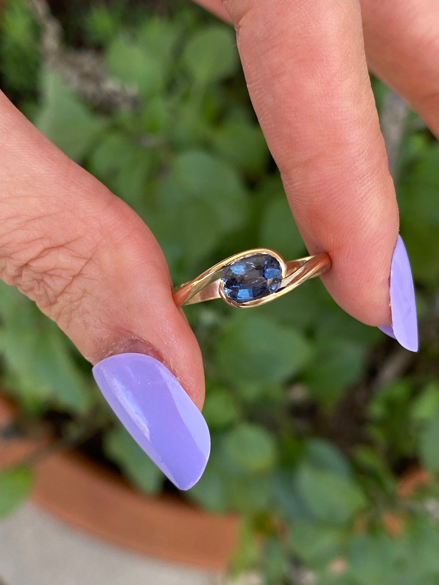 Ollie: 14k wavy dark blue cushion spinel ring size 6.5