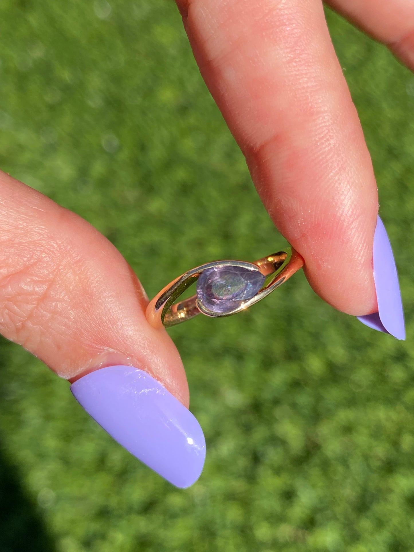 Ollie : 14k wavy dark purple pear spinel ring size 5